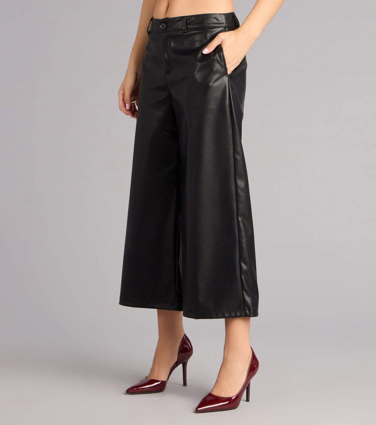 Cool Girl Sleek Faux Leather Cropped Pants