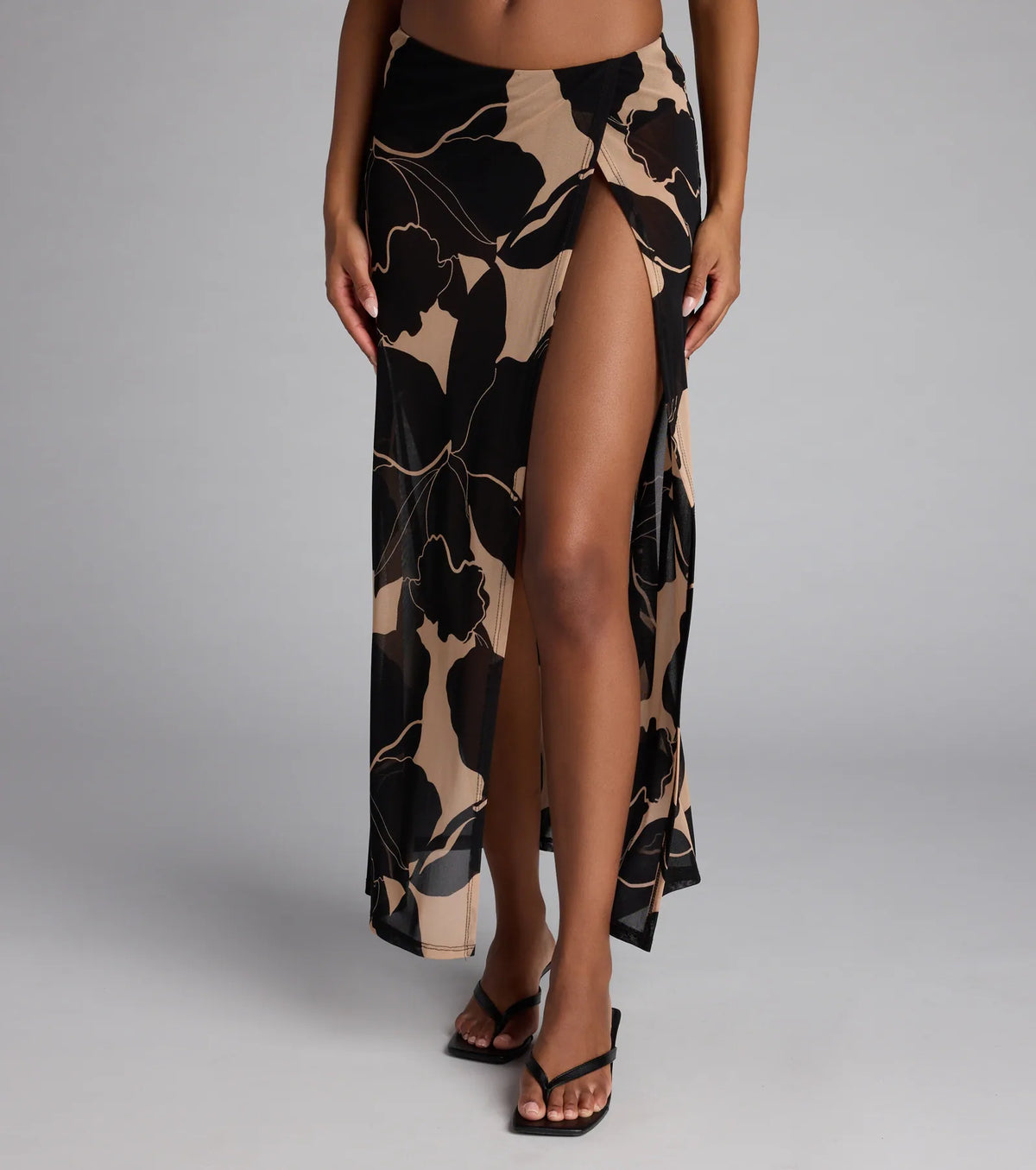 Resort Calling Mesh Slit Maxi Skirt