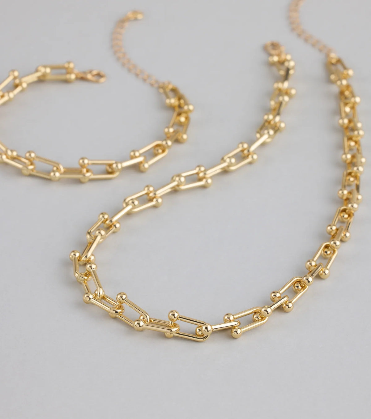 Giving Bold Chain Necklace And Bracelet Set