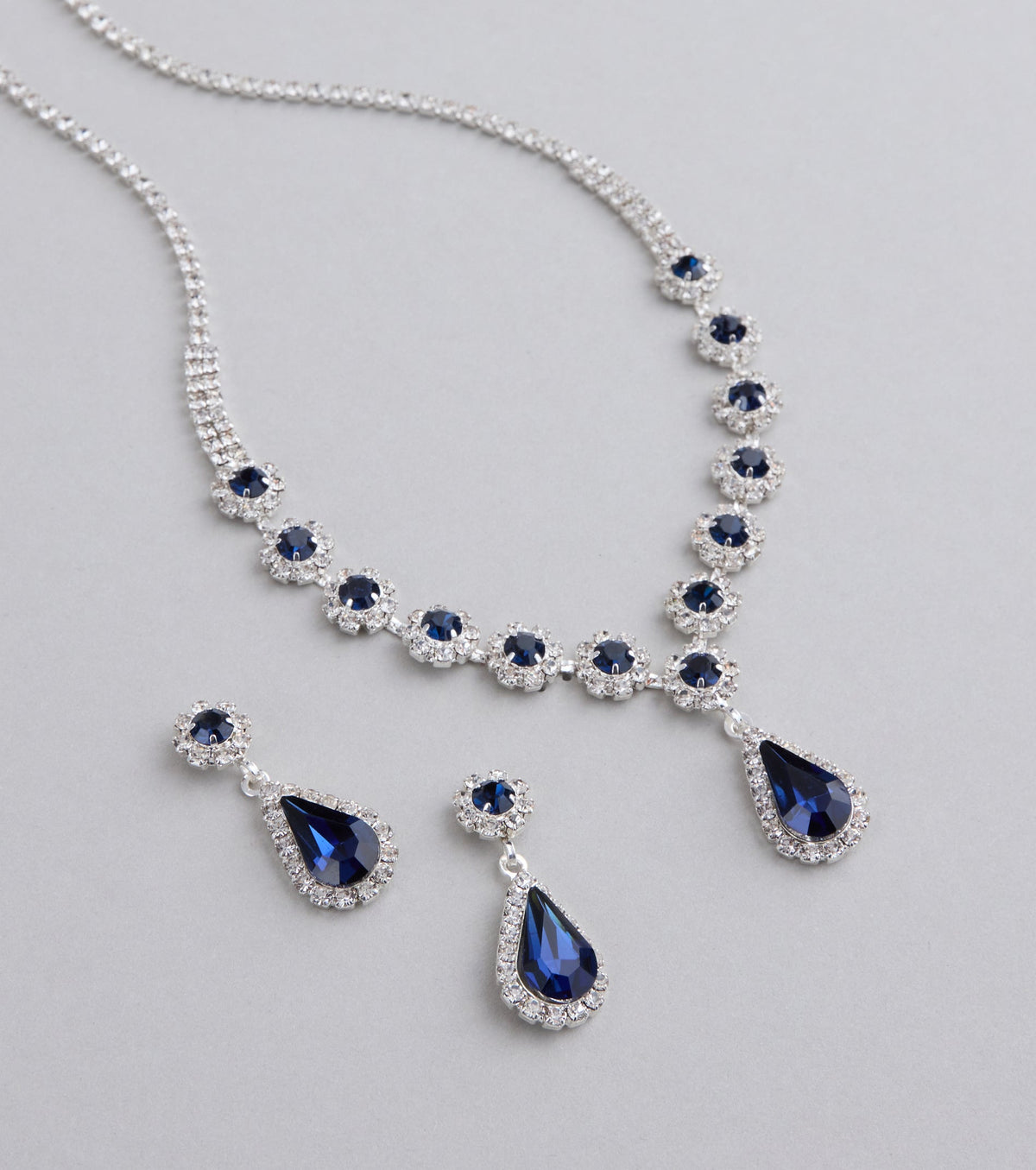 Rare Elegance Necklace And Earrings Set